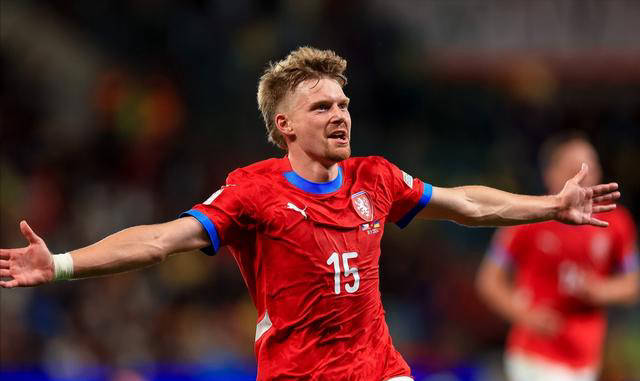 乌克兰队表现抢眼晋级欧国联八强的简单介绍