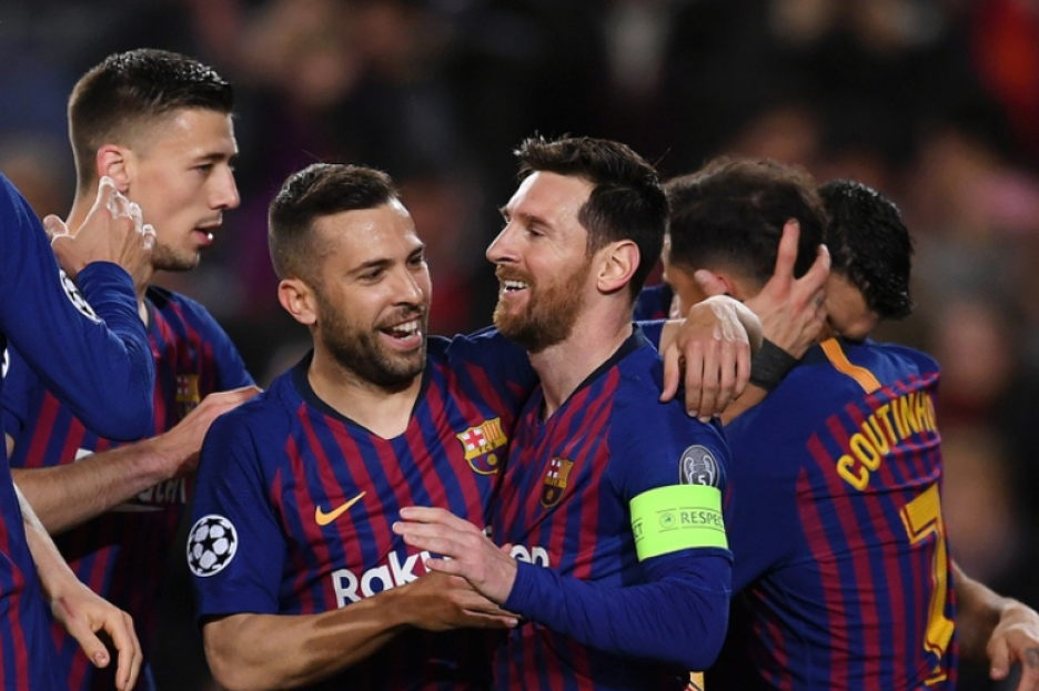 里昂中场技惊四座，助球队破解对手防线