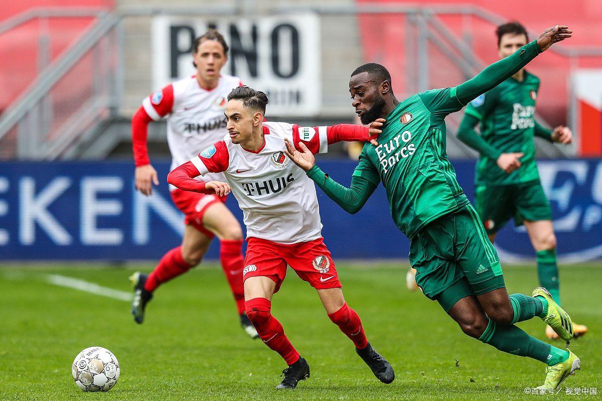 关于阿贾克斯客场力克巴伦西亚，小组赛两连胜的信息