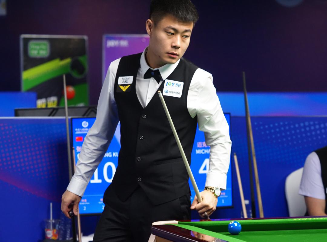 包含持续失利首场状态出色，中国队观众沸腾！，莱万多夫斯基重返赛场气势如虹延续的词条