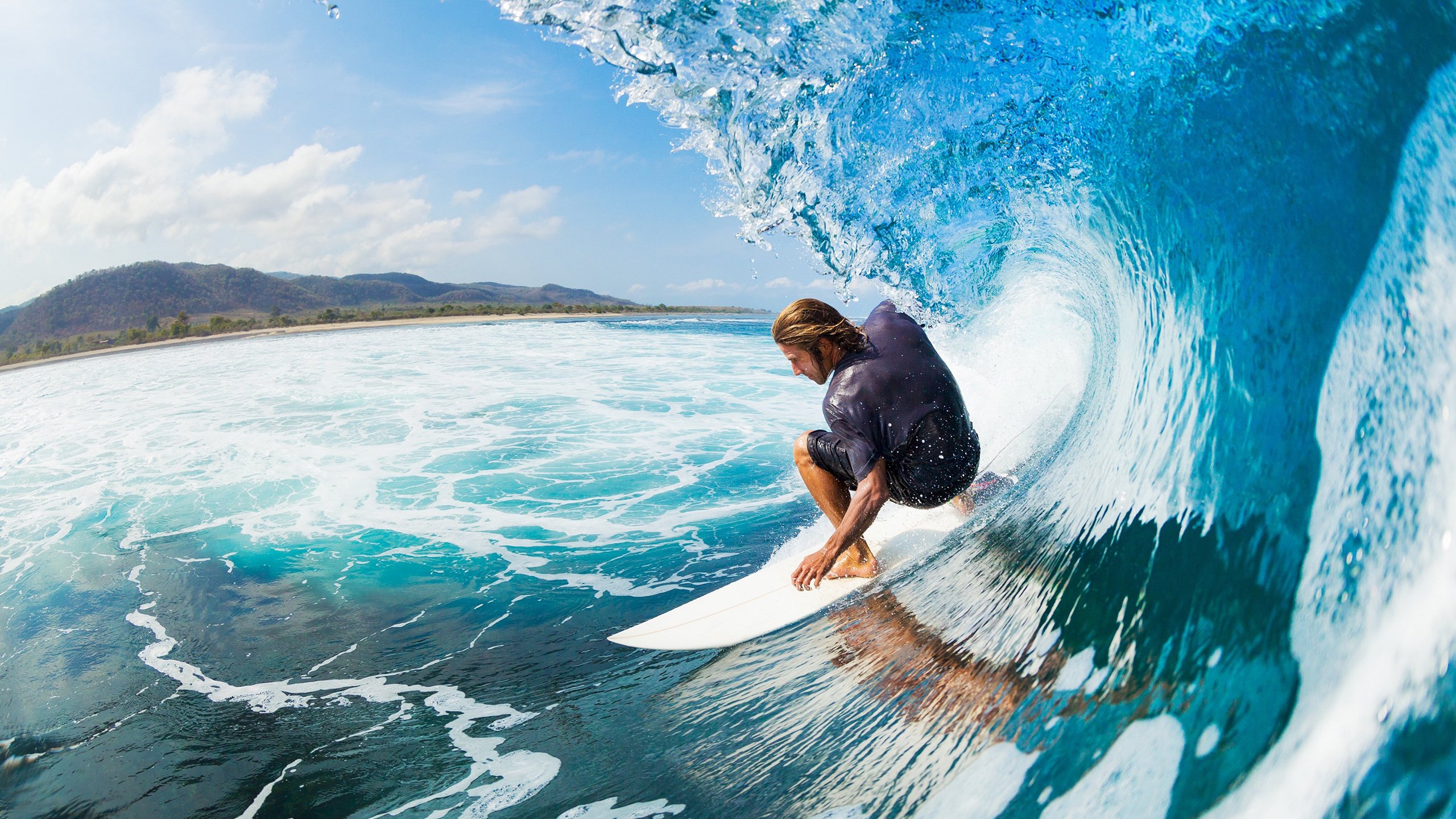  利雅得新月四强战爆冷新疆男篮，高芙砍下11记关键球，全场沸腾